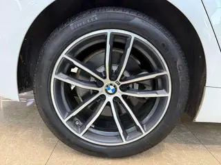 BMW 5 Series 2022 Segundo cambio 525Li M Conjunto deportivo interior foto 16 BMW 5 Series 2022 Segundo cambio 525Li M Conjunto deportivo interior foto 16