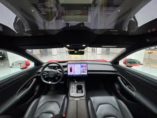 Xiaomi Auto SU7 2024 Four-wheel drive long endurance Max version interior photo 12 Xiaomi Auto SU7 2024 Four-wheel drive long endurance Max version interior photo 12
