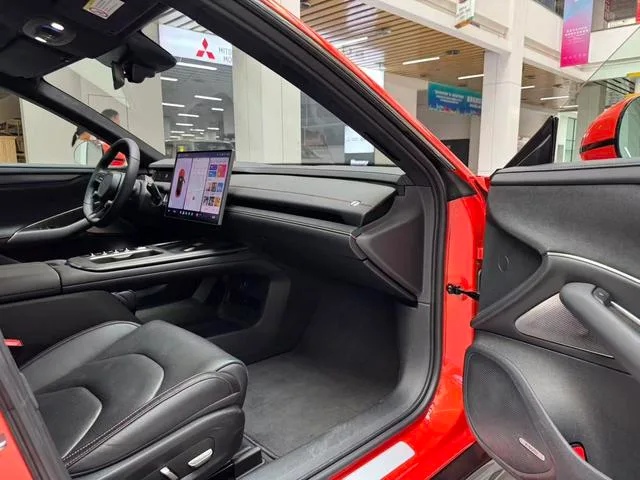 Xiaomi Auto SU7 2024 Four-wheel drive long endurance Max version interior photo 17 Xiaomi Auto SU7 2024 Four-wheel drive long endurance Max version interior photo 17