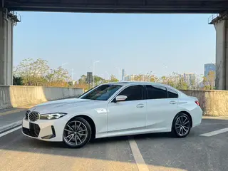 BMW 3 Series 2025 325Li M Conjunto deportivo