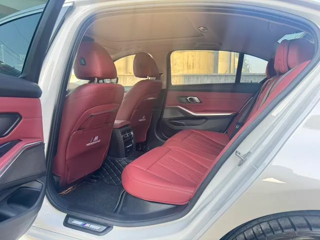 BMW 3 Series 2025 325Li M Sports suit interior photo 6 BMW 3 Series 2025 325Li M Sports suit interior photo 6