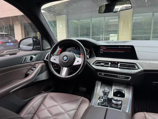 BMW X5 2022 xDrive 30Li Type de luxe M Ensemble de sport intérieur photo 8 BMW X5 2022 xDrive 30Li Type de luxe M Ensemble de sport intérieur photo 8