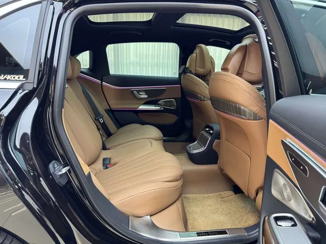 Mercedes-Benz E-Class 2025 Restyling E 300 L Fashionable Passenger car interior photo 11 Mercedes-Benz E-Class 2025 Restyling E 300 L Fashionable Passenger car interior photo 11