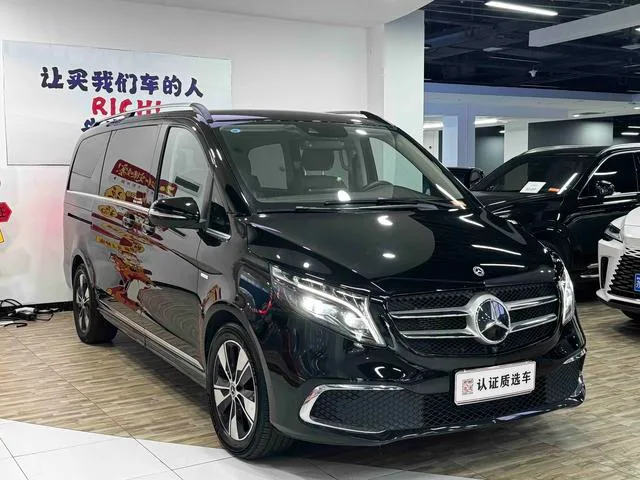 Mercedes-Benz V-Class 2022 V 260 Versión de lujo exterior foto 4 Mercedes-Benz V-Class 2022 V 260 Versión de lujo exterior foto 4