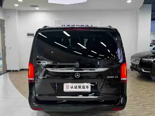 Mercedes-Benz V-Class 2022 V 260 Versión de lujo exterior foto 6 Mercedes-Benz V-Class 2022 V 260 Versión de lujo exterior foto 6