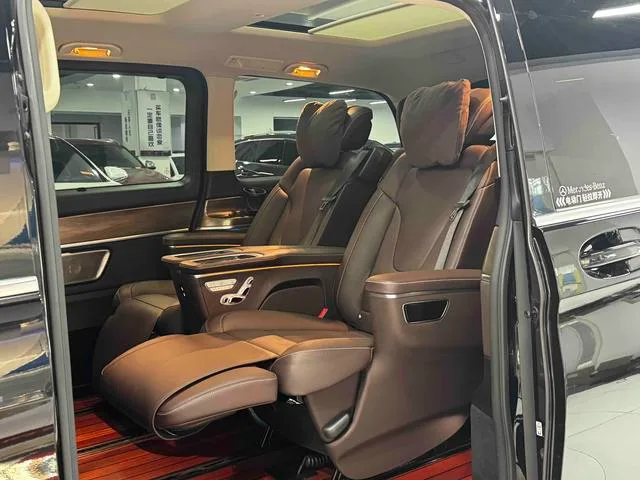 Mercedes-Benz V-Class 2022 V 260 Versión de lujo exterior foto 10 Mercedes-Benz V-Class 2022 V 260 Versión de lujo exterior foto 10