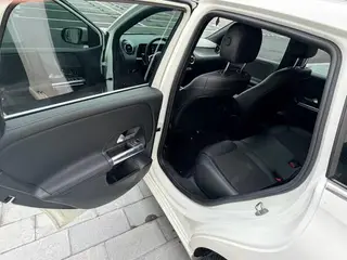 Mercedes-Benz B-Class 2021 B 180 Estilo de moda exterior foto 5 Mercedes-Benz B-Class 2021 B 180 Estilo de moda exterior foto 5