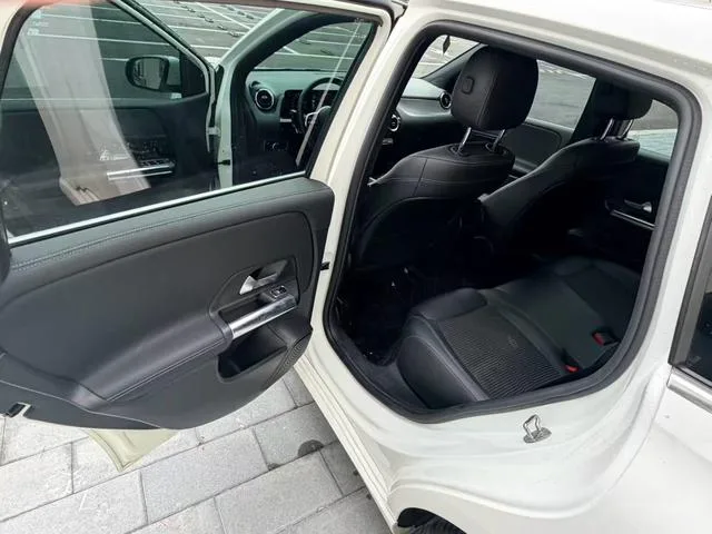 Mercedes-Benz B-Class 2021 B 180 Estilo de moda exterior foto 5 Mercedes-Benz B-Class 2021 B 180 Estilo de moda exterior foto 5