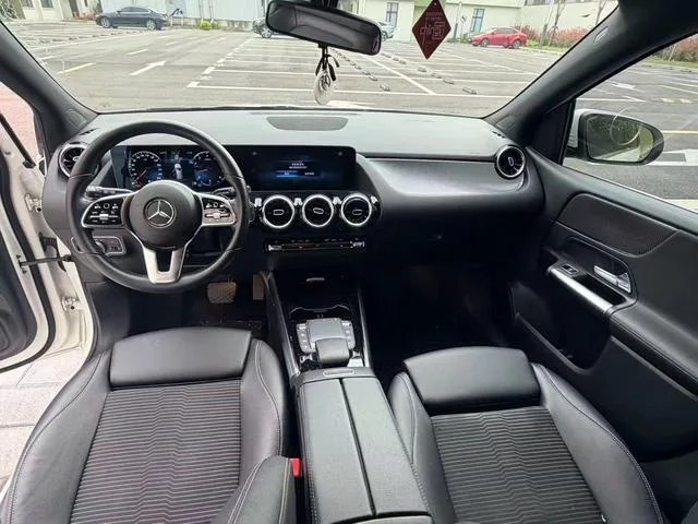 Mercedes-Benz B-Class 2021 B 180 Estilo de moda interior foto 6 Mercedes-Benz B-Class 2021 B 180 Estilo de moda interior foto 6