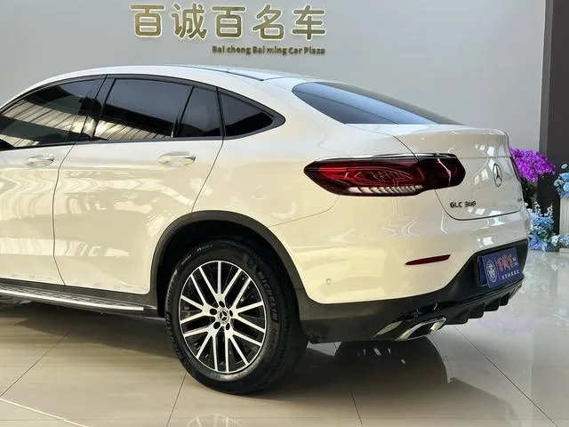 Mercedes-Benz GLC Coupe 2023 GLC 300 4MATIC Coupé SUV exterior foto 6 Mercedes-Benz GLC Coupe 2023 GLC 300 4MATIC Coupé SUV exterior foto 6