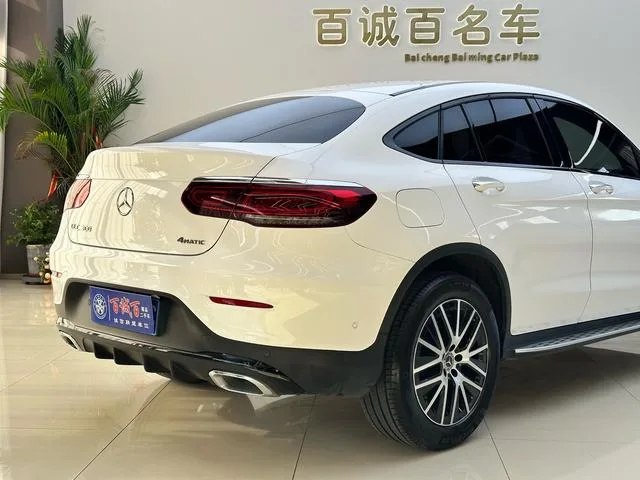 Mercedes-Benz GLC Coupe 2023 GLC 300 4MATIC Coupé SUV exterior foto 8 Mercedes-Benz GLC Coupe 2023 GLC 300 4MATIC Coupé SUV exterior foto 8