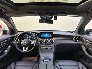 Mercedes-Benz GLC Coupe 2023 GLC 300 4MATIC Coupé SUV interior foto 13 Mercedes-Benz GLC Coupe 2023 GLC 300 4MATIC Coupé SUV interior foto 13