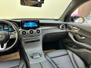 Mercedes-Benz GLC Coupe 2023 GLC 300 4MATIC Coupé SUV interior foto 15 Mercedes-Benz GLC Coupe 2023 GLC 300 4MATIC Coupé SUV interior foto 15