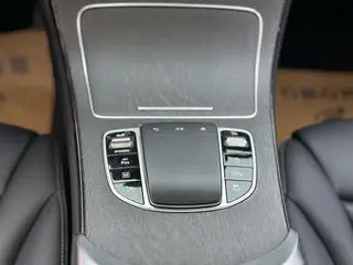 Mercedes-Benz GLC Coupe 2023 GLC 300 4MATIC Coupé SUV interior foto 17 Mercedes-Benz GLC Coupe 2023 GLC 300 4MATIC Coupé SUV interior foto 17