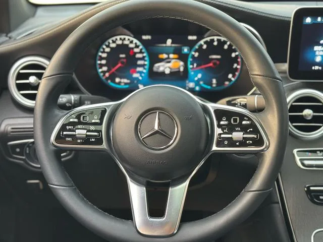 Mercedes-Benz GLC Coupe 2023 GLC 300 4MATIC Coupé SUV interior foto 18 Mercedes-Benz GLC Coupe 2023 GLC 300 4MATIC Coupé SUV interior foto 18