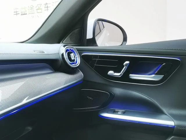 Mercedes-Benz C-Class 2025 Restyling C 260 L Sports version interior photo 15 Mercedes-Benz C-Class 2025 Restyling C 260 L Sports version interior photo 15