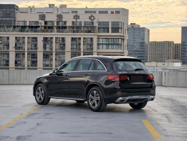 Mercedes-Benz GLC 2021 GLC 260 L 4MATIC Dinámico exterior foto 7 Mercedes-Benz GLC 2021 GLC 260 L 4MATIC Dinámico exterior foto 7