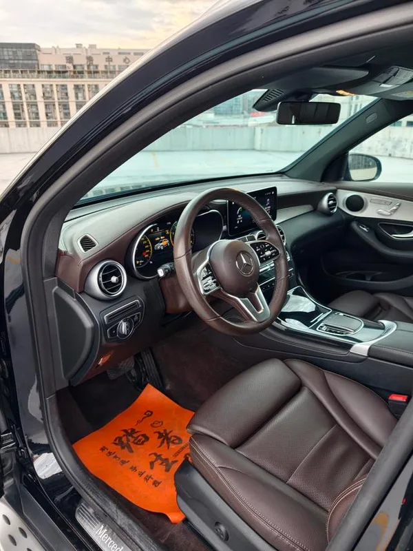 Mercedes-Benz GLC 2021 GLC 260 L 4MATIC Dinámico interior foto 11 Mercedes-Benz GLC 2021 GLC 260 L 4MATIC Dinámico interior foto 11