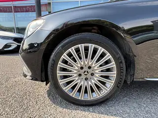 Mercedes-Benz E-Class 2023 E 300 L Luxury type Passenger car interior photo 8 Mercedes-Benz E-Class 2023 E 300 L Luxury type Passenger car interior photo 8
