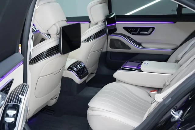 Mercedes-Benz S-Class 2022 S 450 L 4MATIC interior photo 12 Mercedes-Benz S-Class 2022 S 450 L 4MATIC interior photo 12