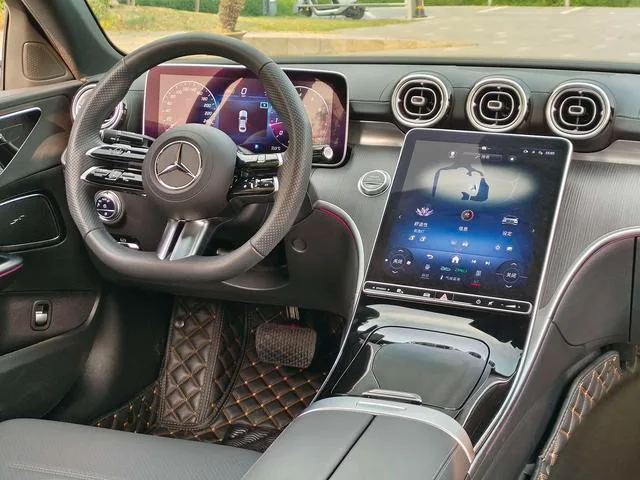 Mercedes-Benz C-Class 2023 Second change C 260 L Sports version interior photo 14 Mercedes-Benz C-Class 2023 Second change C 260 L Sports version interior photo 14