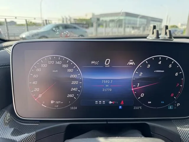 Mercedes-Benz C-Class 2025 C 260 L Sports version interior photo 6 Mercedes-Benz C-Class 2025 C 260 L Sports version interior photo 6