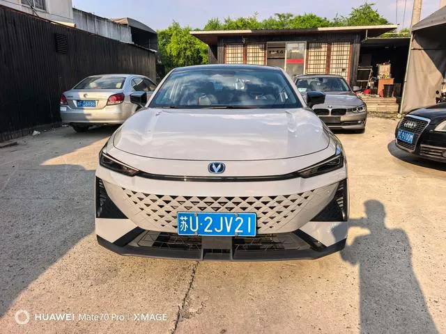 Changan UNI-V 2024 1.5T Premium Trim exterior photo 2 Changan UNI-V 2024 1.5T Premium Trim exterior photo 2