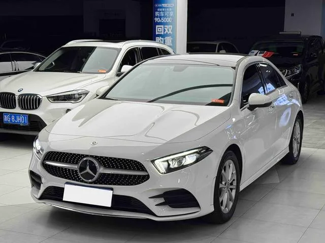 Mercedes-Benz A-Class 2022 Reforma A 200 L Edición de moda de coche deportivo exterior foto 2 Mercedes-Benz A-Class 2022 Reforma A 200 L Edición de moda de coche deportivo exterior foto 2