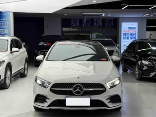 Mercedes-Benz A-Class 2022 Reforma A 200 L Edición de moda de coche deportivo exterior foto 3 Mercedes-Benz A-Class 2022 Reforma A 200 L Edición de moda de coche deportivo exterior foto 3