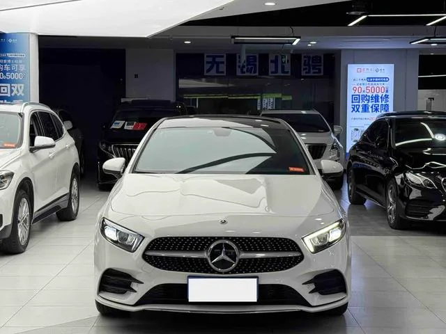 Mercedes-Benz A-Class 2022 Reforma A 200 L Edición de moda de coche deportivo exterior foto 3 Mercedes-Benz A-Class 2022 Reforma A 200 L Edición de moda de coche deportivo exterior foto 3