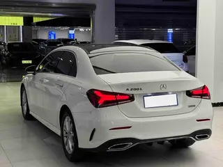 Mercedes-Benz A-Class 2022 Reforma A 200 L Edición de moda de coche deportivo exterior foto 4 Mercedes-Benz A-Class 2022 Reforma A 200 L Edición de moda de coche deportivo exterior foto 4