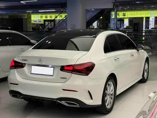 Mercedes-Benz A-Class 2022 Reforma A 200 L Edición de moda de coche deportivo exterior foto 6 Mercedes-Benz A-Class 2022 Reforma A 200 L Edición de moda de coche deportivo exterior foto 6