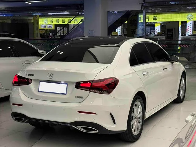 Mercedes-Benz A-Class 2022 Reforma A 200 L Edición de moda de coche deportivo exterior foto 6 Mercedes-Benz A-Class 2022 Reforma A 200 L Edición de moda de coche deportivo exterior foto 6