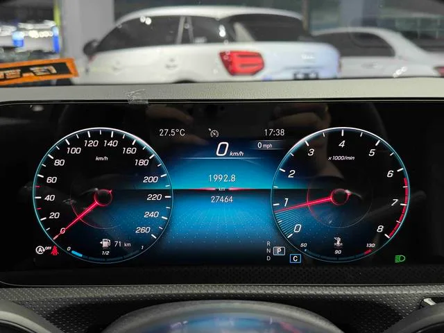 Mercedes-Benz A-Class 2022 Reforma A 200 L Edición de moda de coche deportivo interior foto 11 Mercedes-Benz A-Class 2022 Reforma A 200 L Edición de moda de coche deportivo interior foto 11