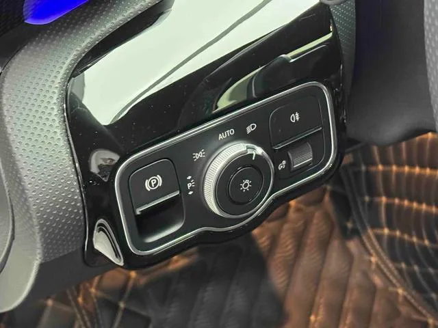 Mercedes-Benz A-Class 2022 Reforma A 200 L Edición de moda de coche deportivo interior foto 13 Mercedes-Benz A-Class 2022 Reforma A 200 L Edición de moda de coche deportivo interior foto 13