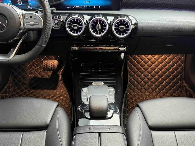 Mercedes-Benz A-Class 2022 Reforma A 200 L Edición de moda de coche deportivo interior foto 14 Mercedes-Benz A-Class 2022 Reforma A 200 L Edición de moda de coche deportivo interior foto 14