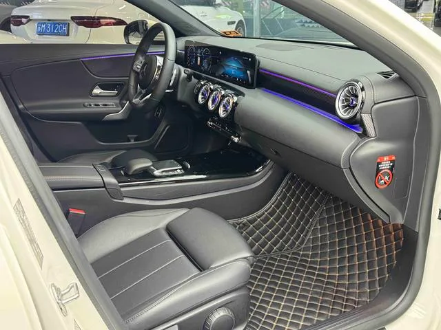 Mercedes-Benz A-Class 2022 Reforma A 200 L Edición de moda de coche deportivo interior foto 18 Mercedes-Benz A-Class 2022 Reforma A 200 L Edición de moda de coche deportivo interior foto 18
