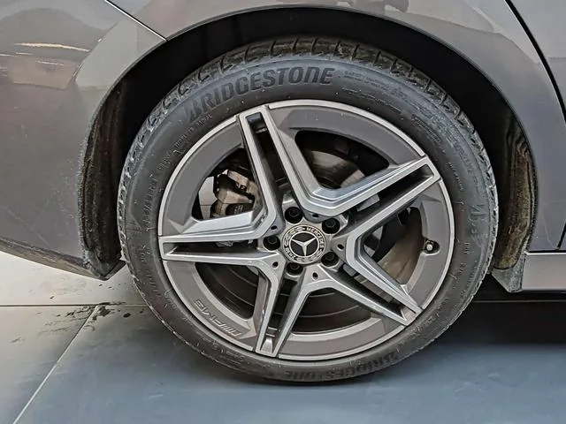 Mercedes-Benz CLA 2025 CLA 200 Voiture de sport de chasse à cinq portes intérieur photo 11 Mercedes-Benz CLA 2025 CLA 200 Voiture de sport de chasse à cinq portes intérieur photo 11