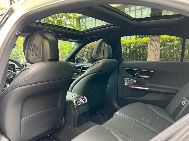 Mercedes-Benz C-Class 2023 C 260 L Edición deportiva Haoye interior foto 11 Mercedes-Benz C-Class 2023 C 260 L Edición deportiva Haoye interior foto 11