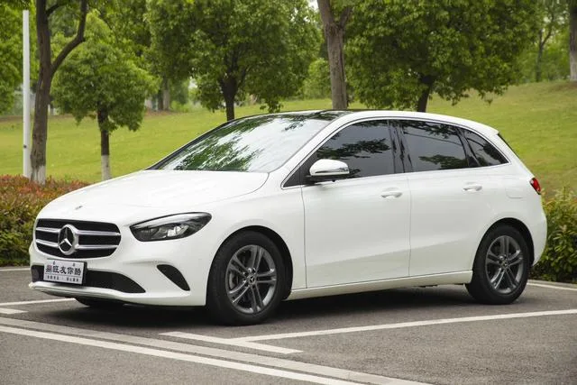Mercedes-Benz B-Class 2020 B 200 Type dynamique extérieur photo 1 Mercedes-Benz B-Class 2020 B 200 Type dynamique extérieur photo 1