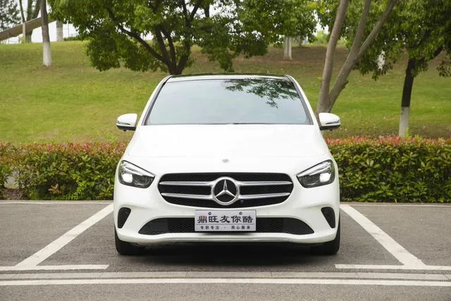 Mercedes-Benz B-Class 2020 B 200 Type dynamique extérieur photo 2 Mercedes-Benz B-Class 2020 B 200 Type dynamique extérieur photo 2
