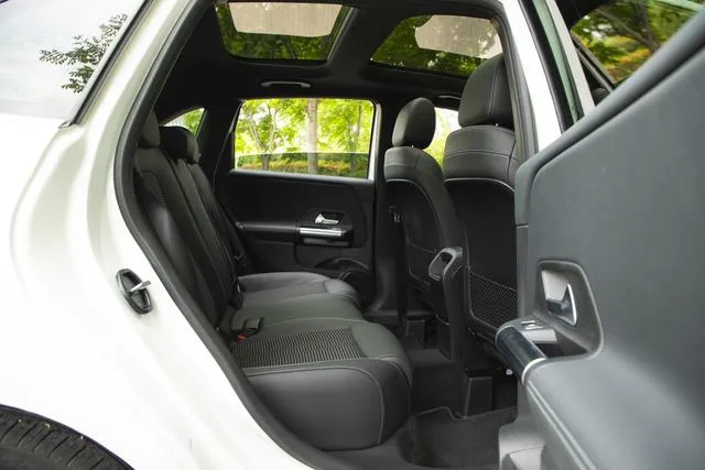 Mercedes-Benz B-Class 2020 B 200 Type dynamique intérieur photo 12 Mercedes-Benz B-Class 2020 B 200 Type dynamique intérieur photo 12