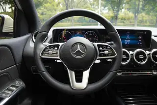 Mercedes-Benz B-Class 2020 B 200 Type dynamique intérieur photo 18 Mercedes-Benz B-Class 2020 B 200 Type dynamique intérieur photo 18