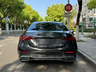 Mercedes-Benz C-Class 2025 C 260 L Versión deportiva exterior foto 5 Mercedes-Benz C-Class 2025 C 260 L Versión deportiva exterior foto 5