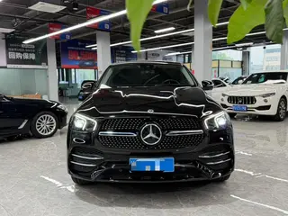 Mercedes-Benz GLE Coupe 2023 GLE 350 4MATIC Coupé SUV Type de luxe extérieur photo 2 Mercedes-Benz GLE Coupe 2023 GLE 350 4MATIC Coupé SUV Type de luxe extérieur photo 2