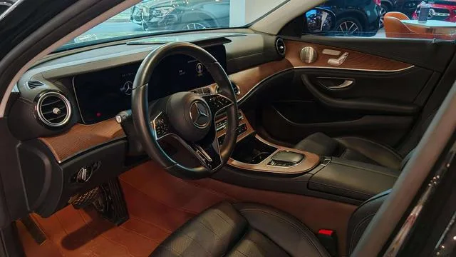 Mercedes-Benz E-Class 2022 E 300 L Luxury type Passenger car interior photo 8 Mercedes-Benz E-Class 2022 E 300 L Luxury type Passenger car interior photo 8