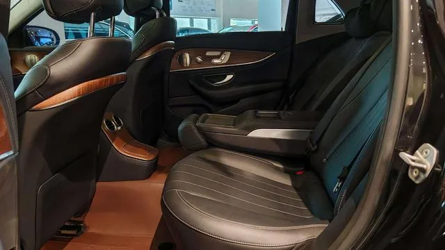 Mercedes-Benz E-Class 2022 E 300 L Luxury type Passenger car interior photo 11 Mercedes-Benz E-Class 2022 E 300 L Luxury type Passenger car interior photo 11