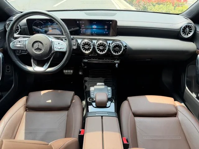 Mercedes-Benz CLA 2021 CLA 260 4MATIC Coupé à quatre portes intérieur photo 14 Mercedes-Benz CLA 2021 CLA 260 4MATIC Coupé à quatre portes intérieur photo 14