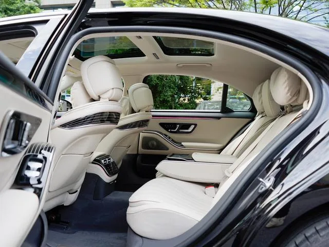 Mercedes-Benz S-Class 2023 S 450 L 4MATIC interior photo 14 Mercedes-Benz S-Class 2023 S 450 L 4MATIC interior photo 14