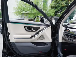 Mercedes-Benz S-Class 2023 S 450 L 4MATIC interior photo 15 Mercedes-Benz S-Class 2023 S 450 L 4MATIC interior photo 15